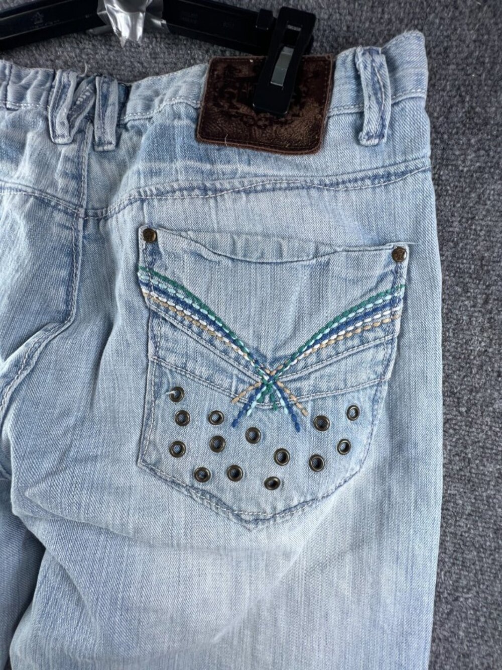 Akademiks Size 40 Women’s Light Wash Blue Jeans Embroidered Intricate VTG AKDMKS